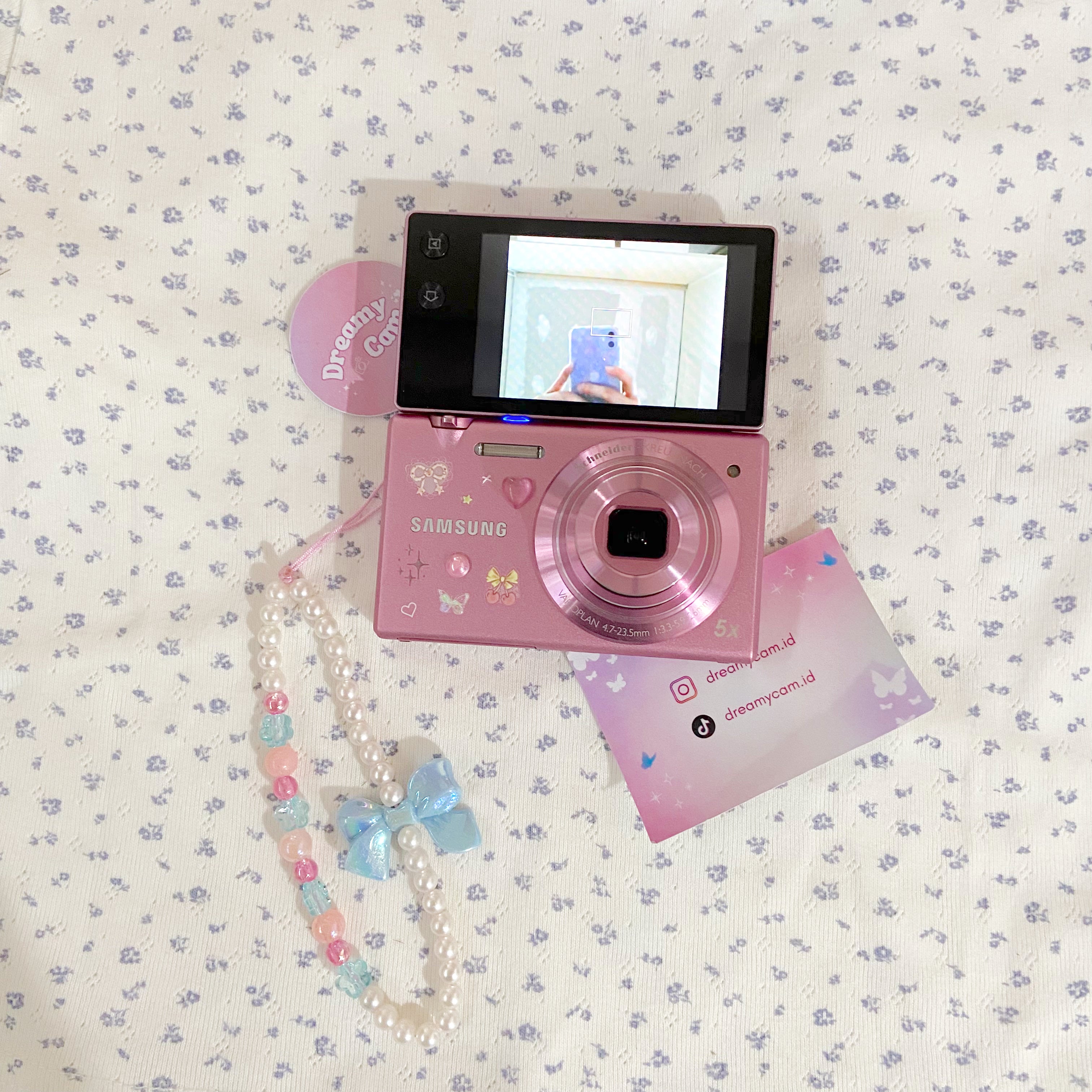 Samsung MV800 (flip screen)