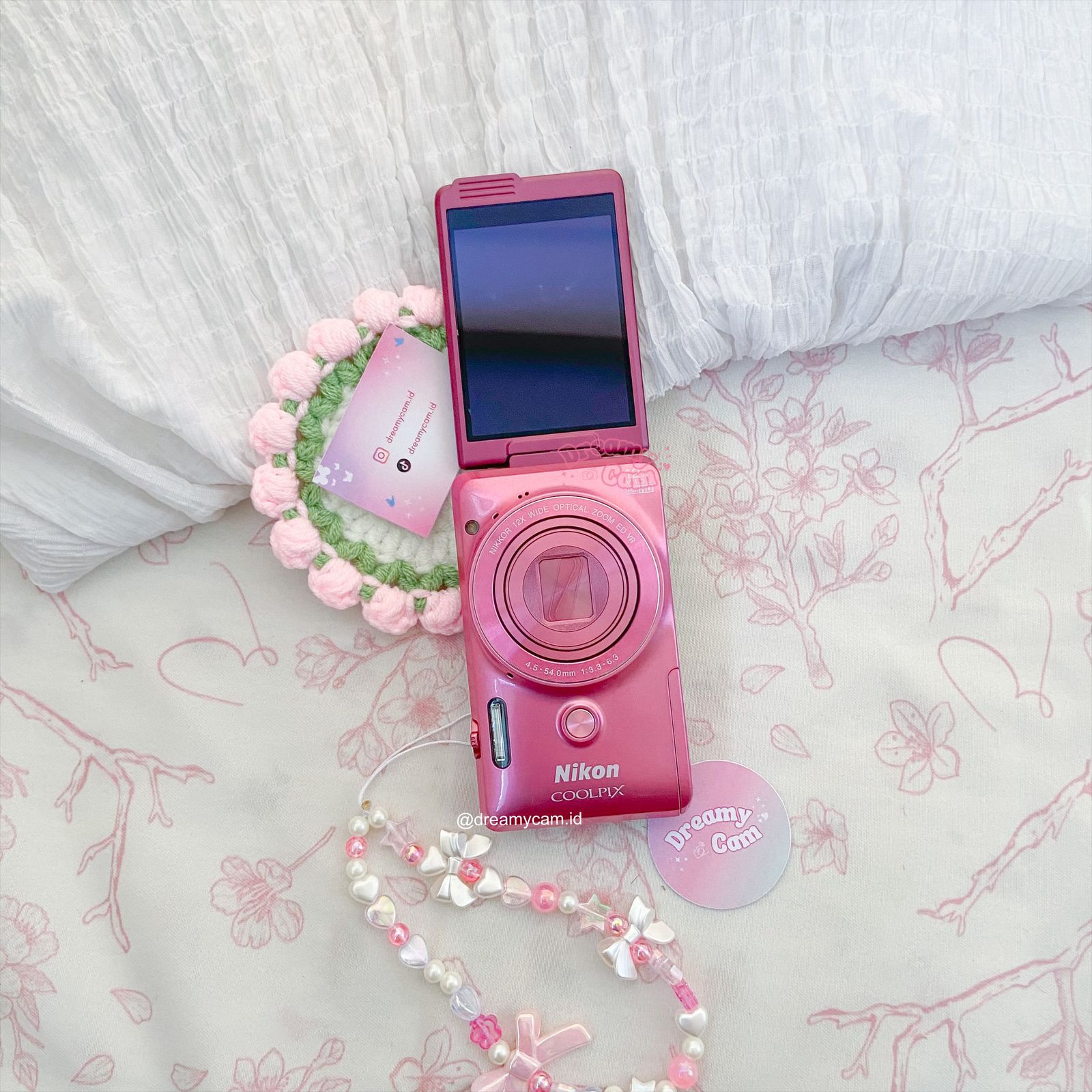 Nikon Coolpix S6900 (flip screen + wifi) | Digital Camera CCD Digicam