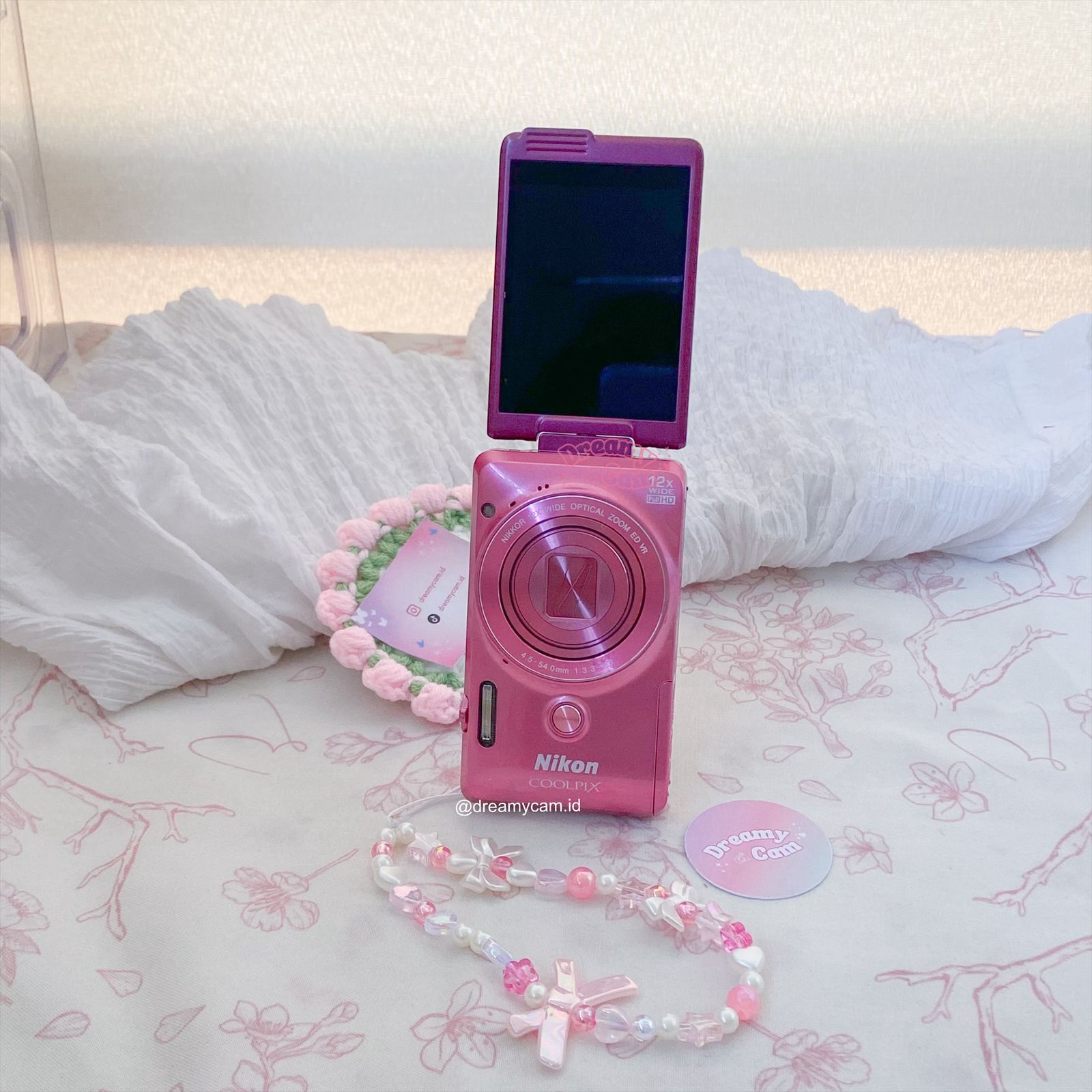 Nikon Coolpix S6900 (flip screen + wifi) | Digital Camera CCD Digicam