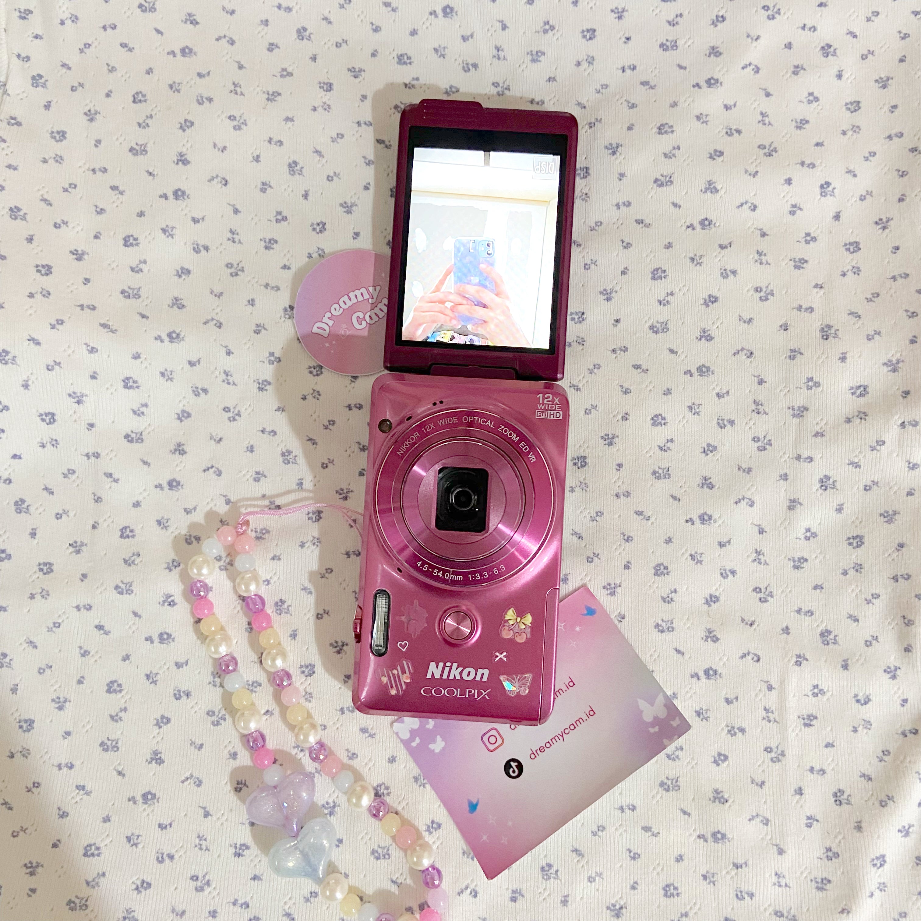 Nikon Coolpix S6900 (flip screen + wifi)