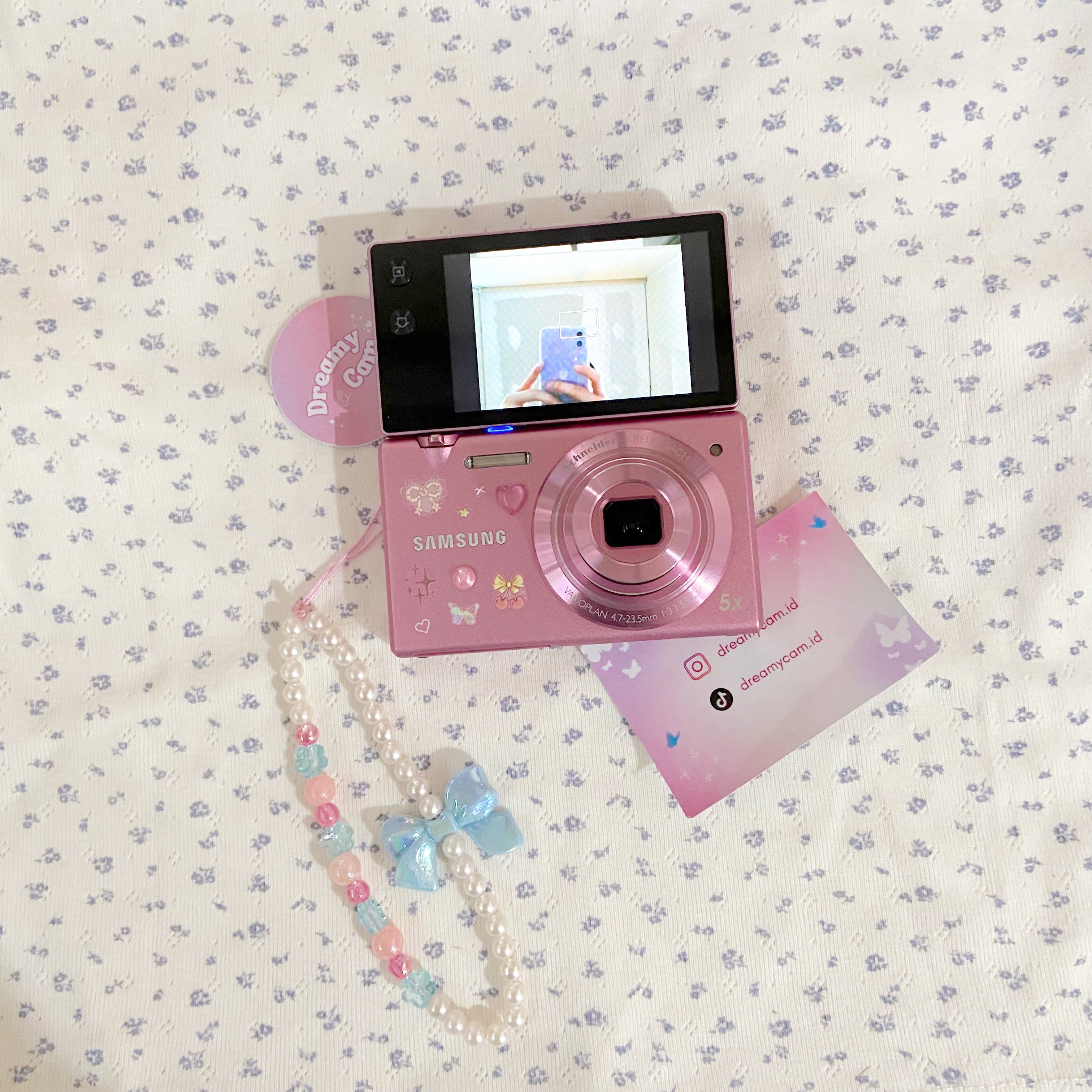 Samsung MV800 (flip screen)