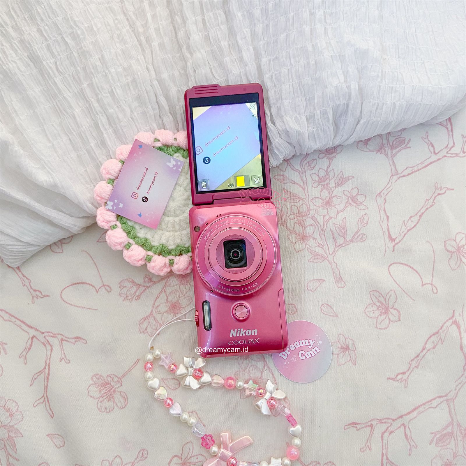 Nikon Coolpix S6900 (flip screen + wifi) | Digital Camera CCD Digicam