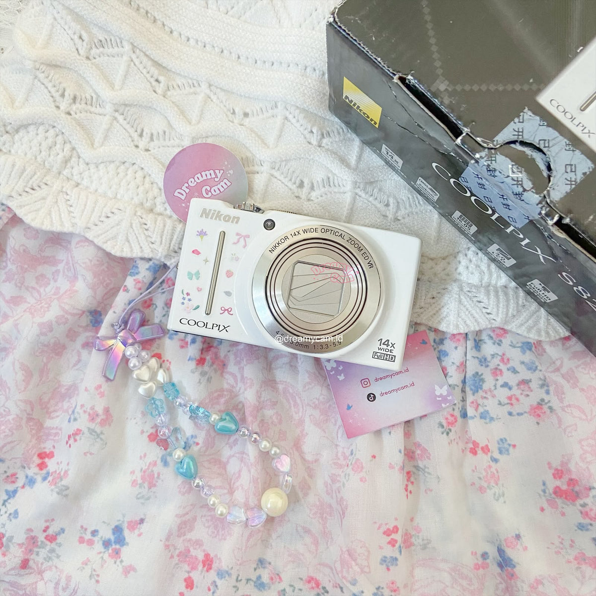 Nikon Coolpix S8200 White with box Popped Up Flash | Digital Camera CCD Digicam