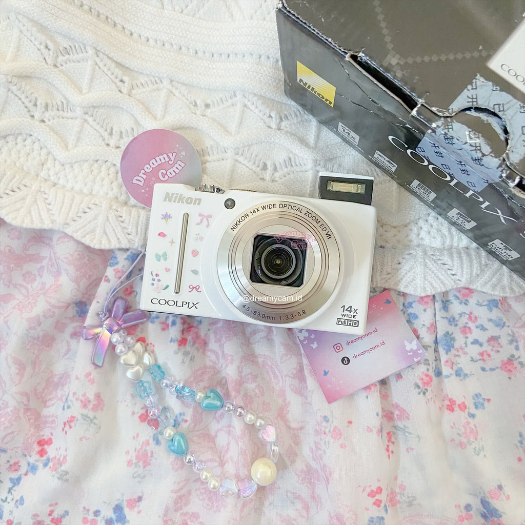 Nikon Coolpix S8200 White with box Popped Up Flash | Digital Camera CCD Digicam