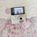 Samsung MV900F Flip Screen WIFI White | Digital Camera CCD Digicam