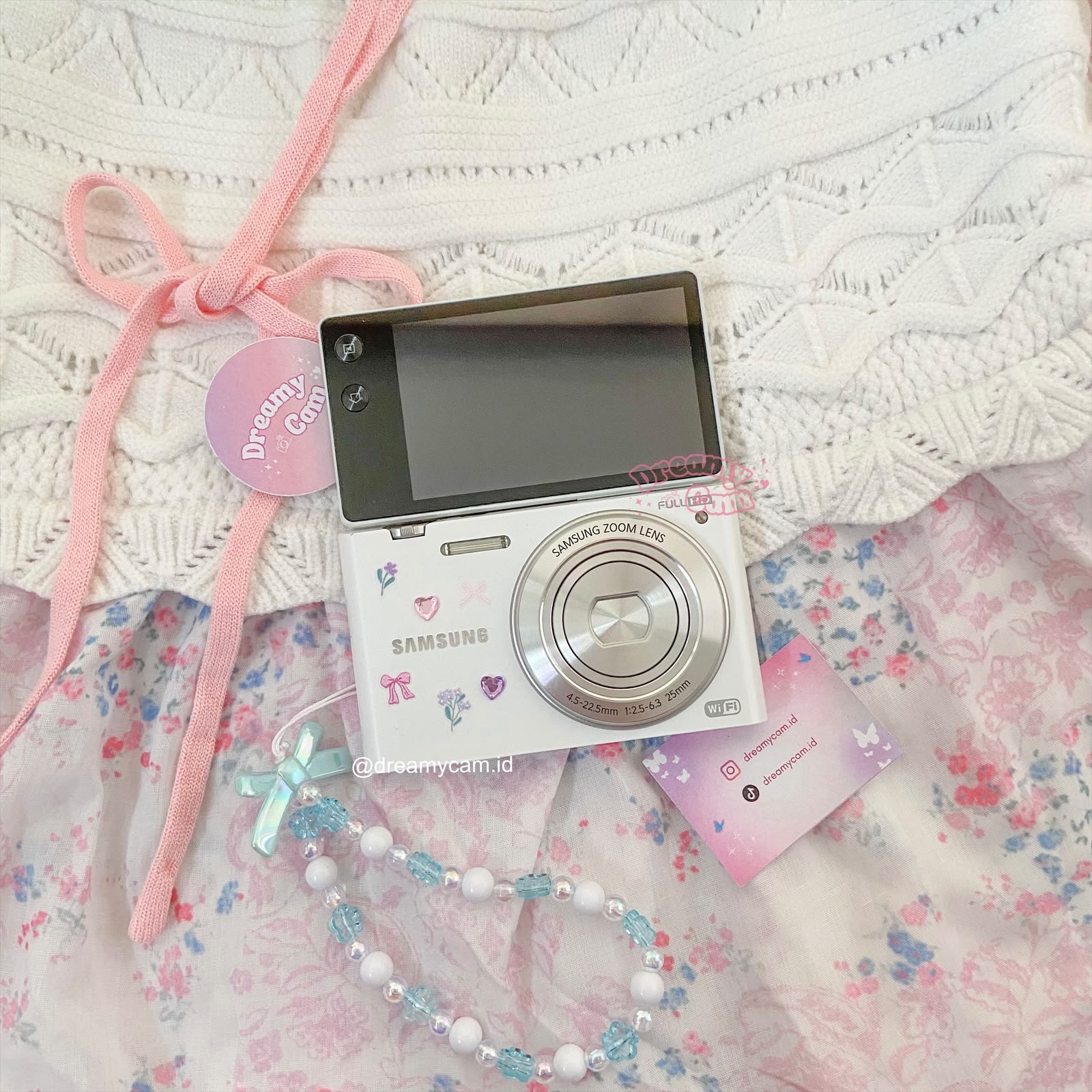Samsung MV900F Flip Digital Camera in White | CCD Digicam