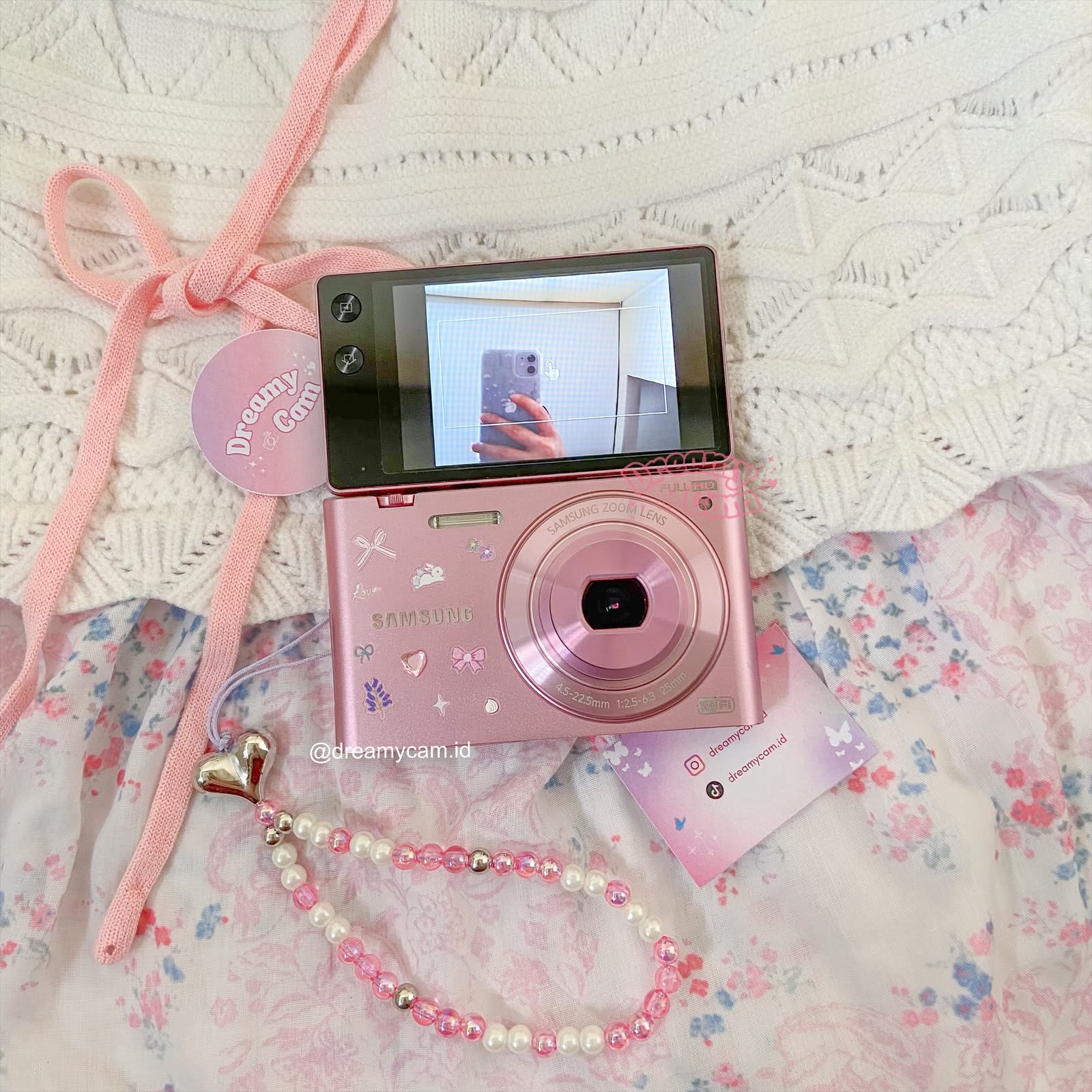 Samsung MV900F Wifi Flip Digital Camera in Pink | CCD Digicam