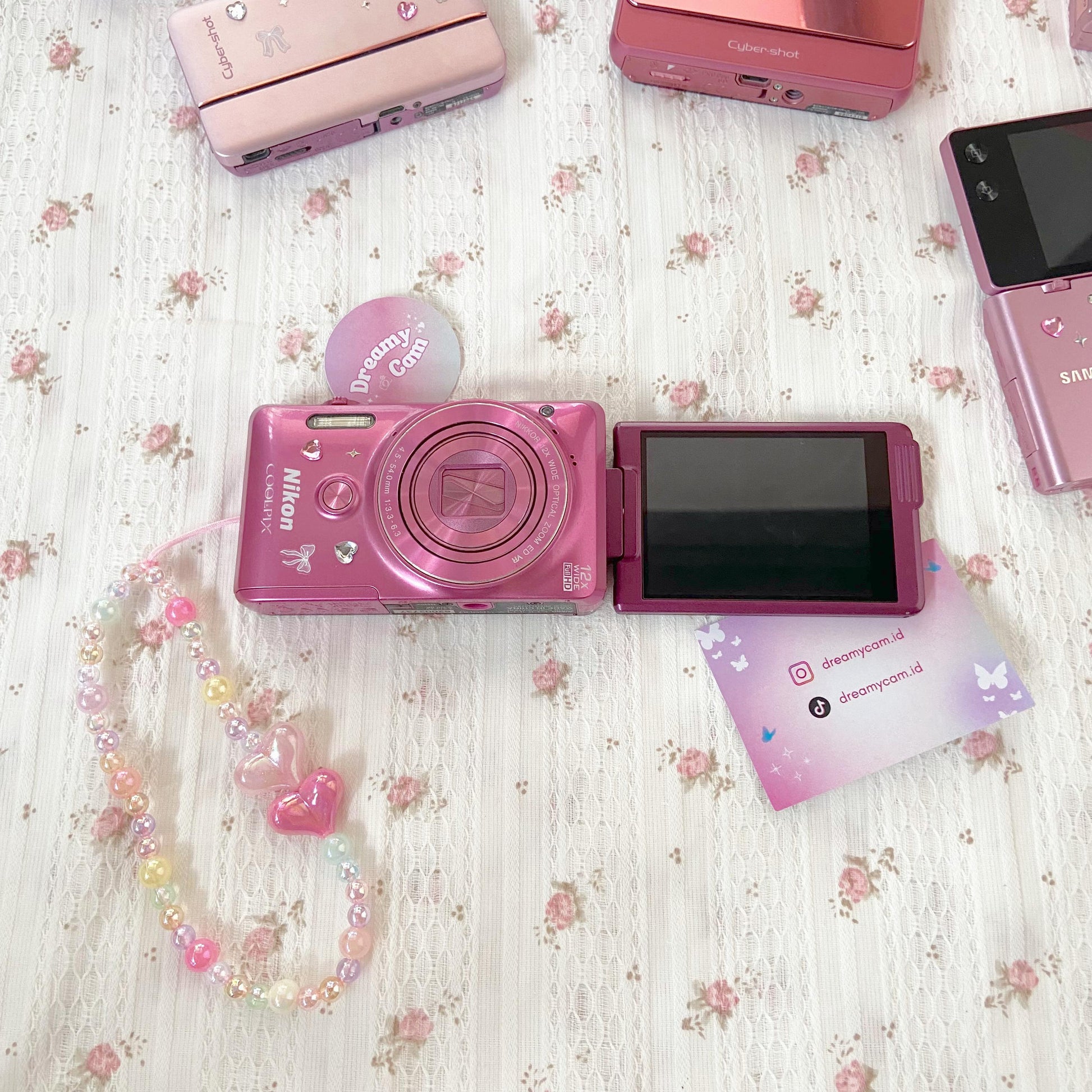 Nikon Coolpix S6900 (flip screen + wifi)