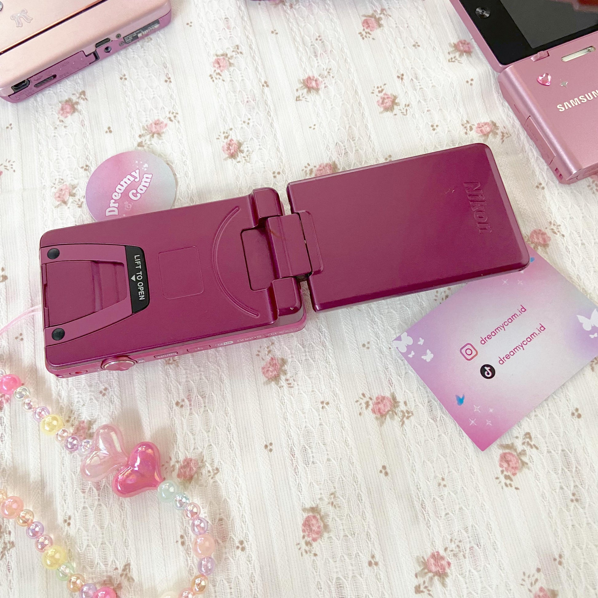 Nikon Coolpix S6900 (flip screen + wifi)