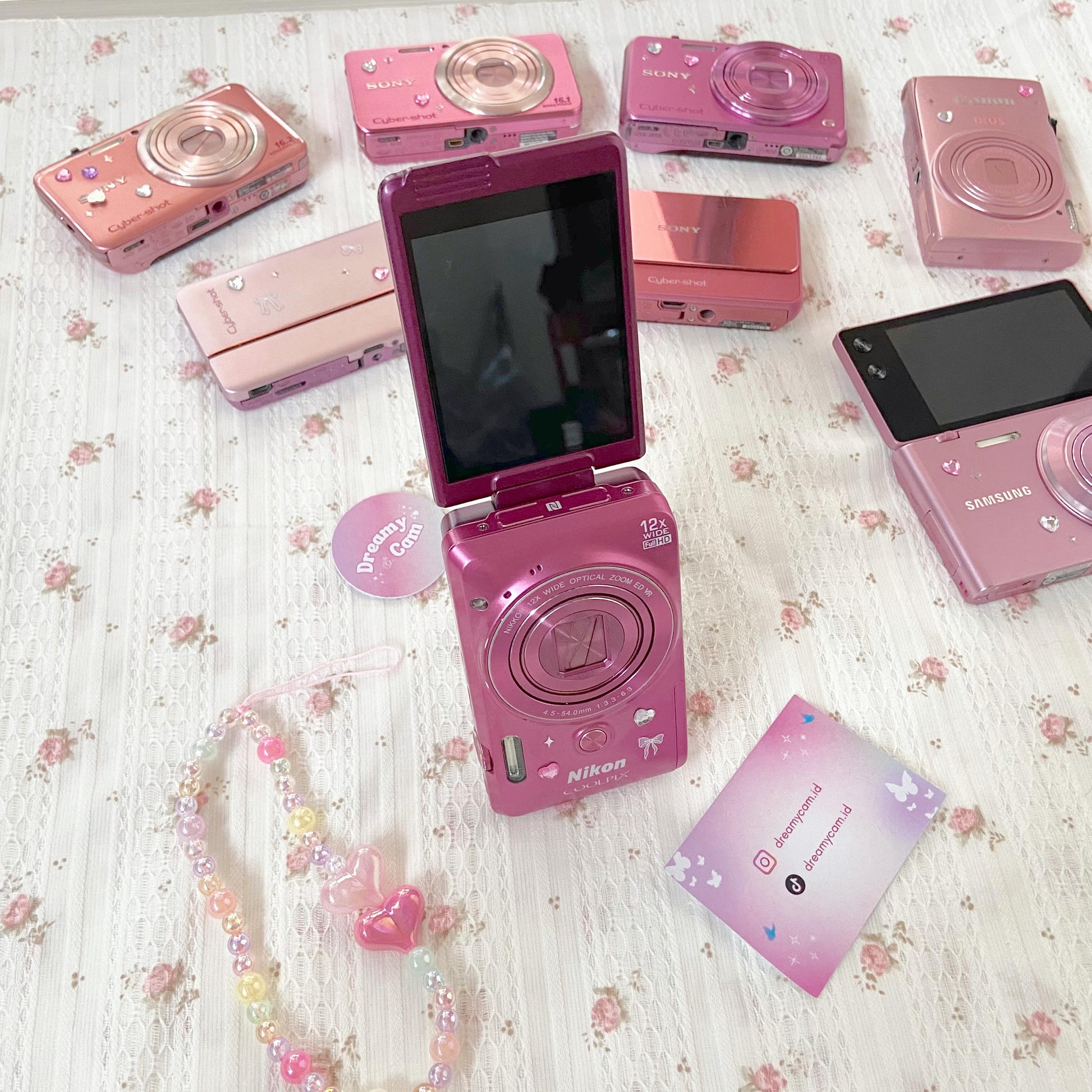 Nikon Coolpix S6900 (flip screen + wifi)