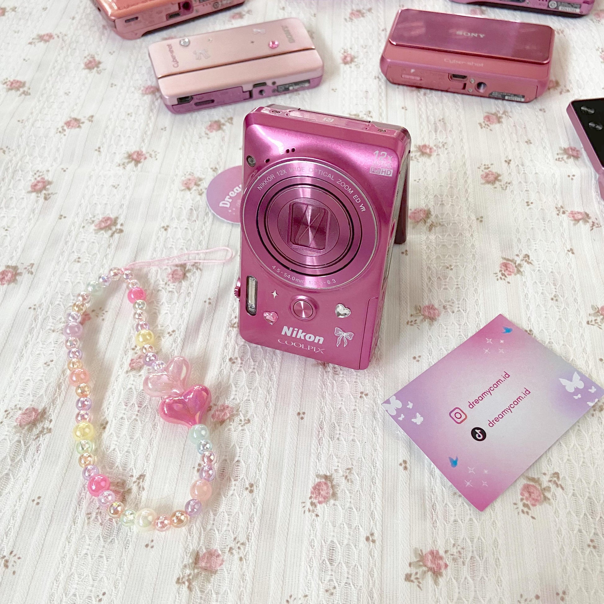 Nikon Coolpix S6900 (flip screen + wifi)