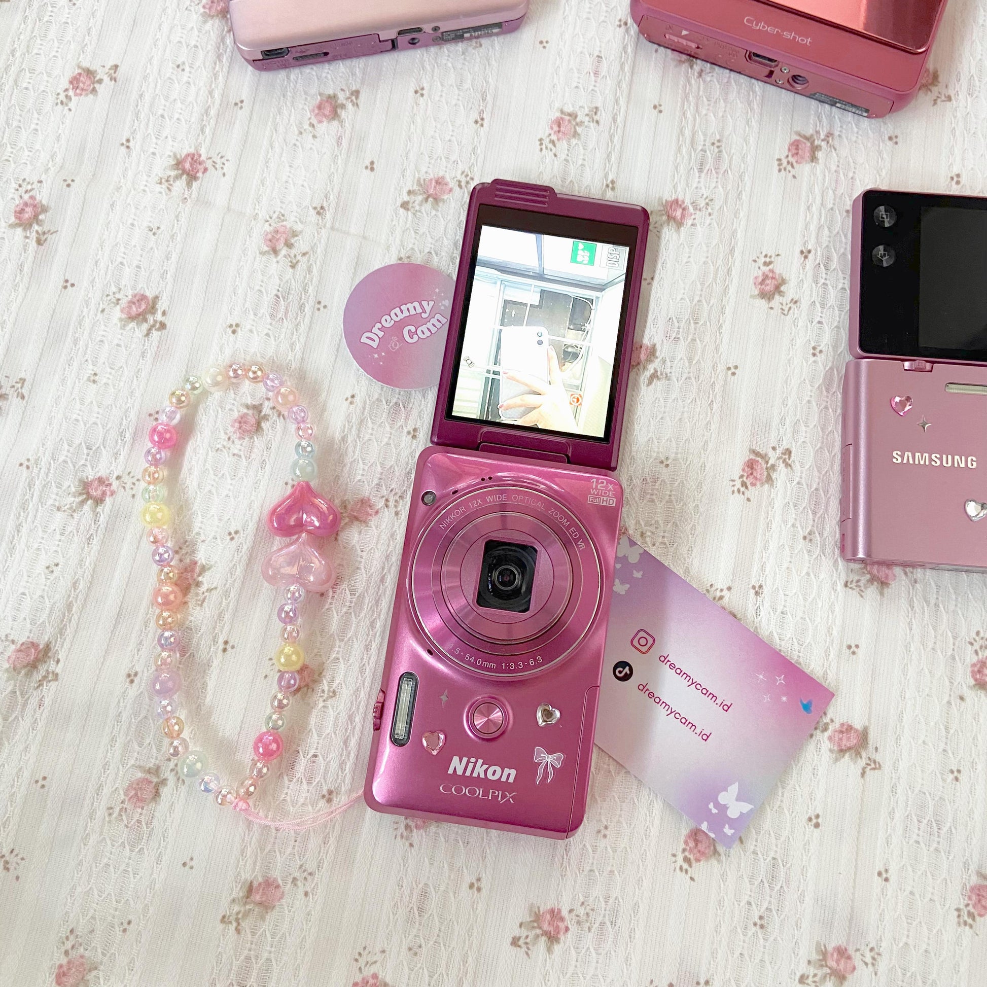 Nikon Coolpix S6900 (flip screen + wifi)