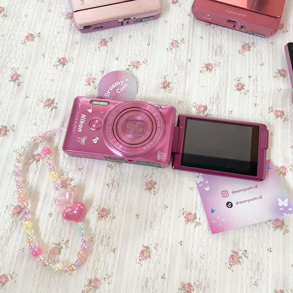 Nikon Coolpix S6900 (flip screen + wifi)