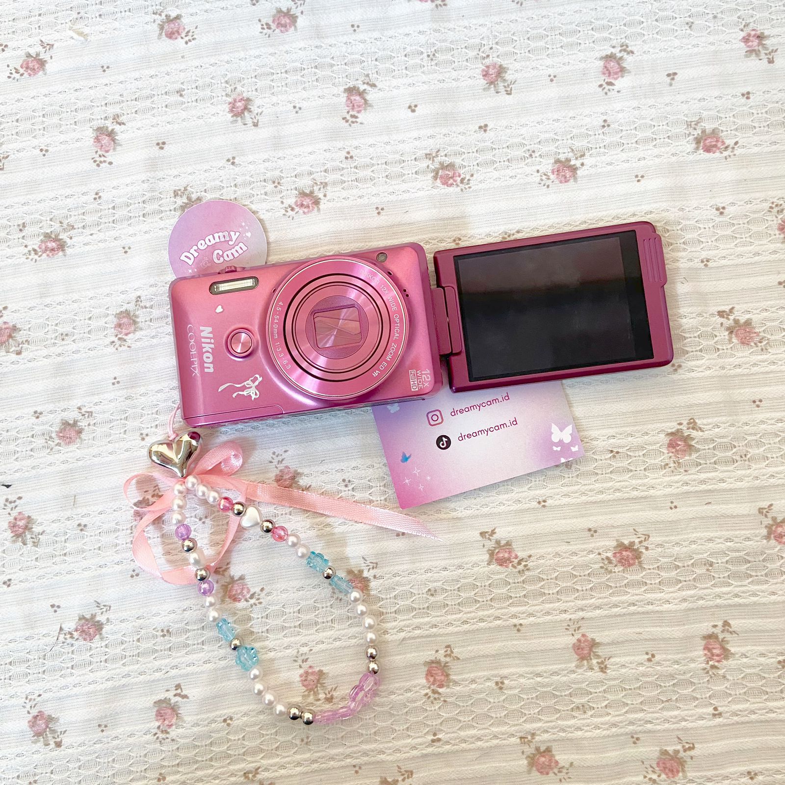 Nikon Coolpix S6900 (flip screen + wifi)