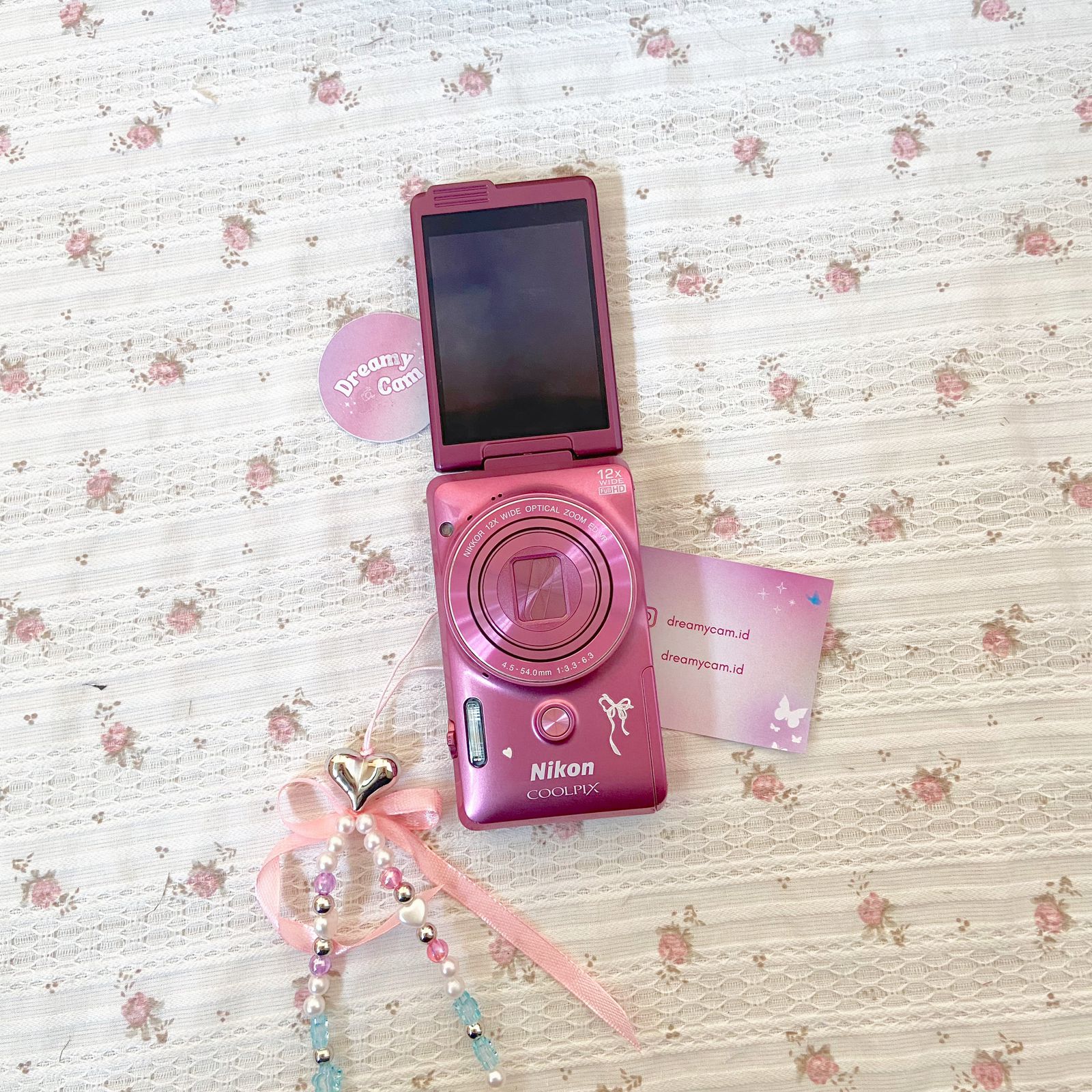 Nikon Coolpix S6900 (flip screen + wifi)