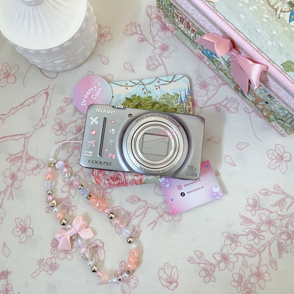 Nikon Coolpix S9200 in silver | Digital Camera CCD Digicam