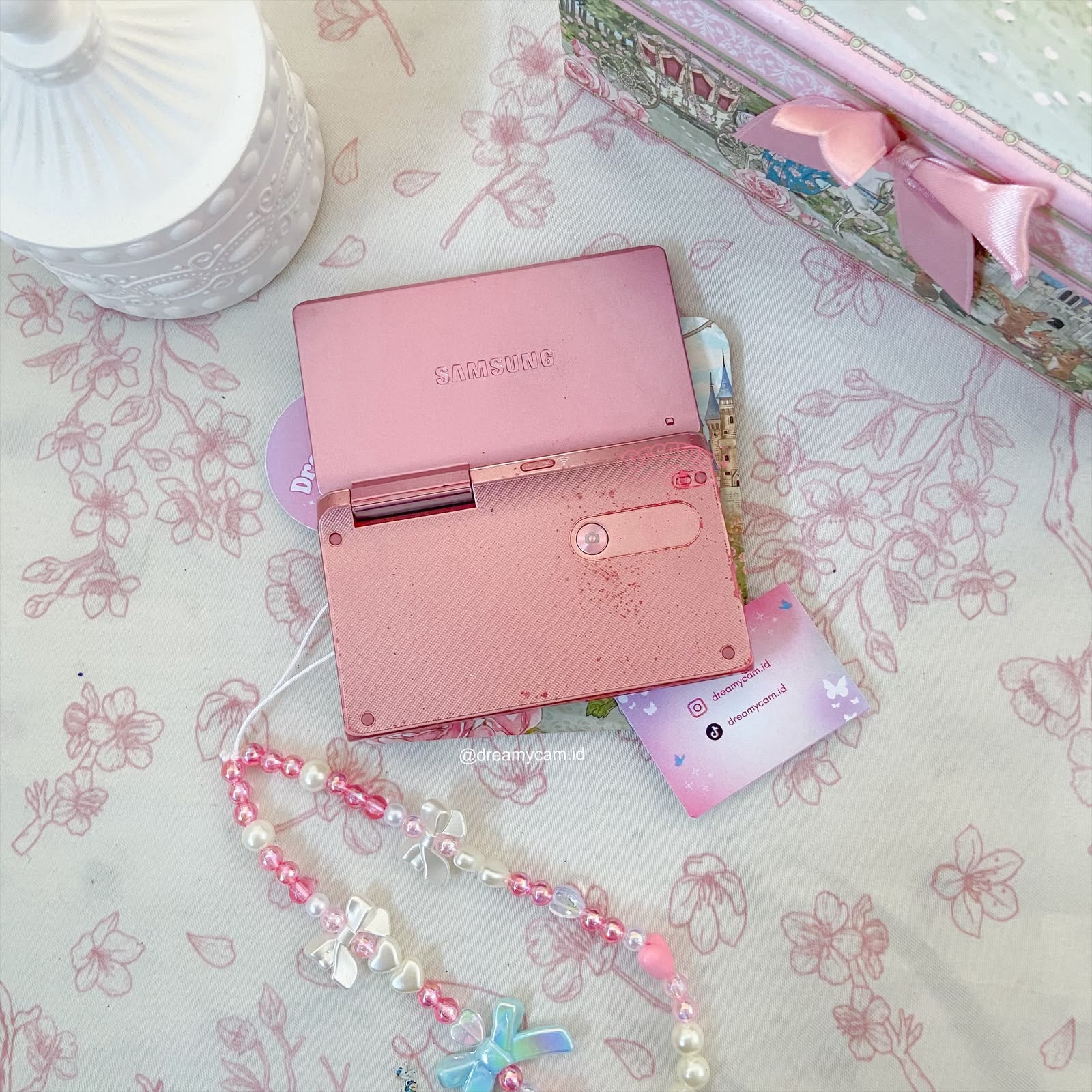 Samsung MV900F (wifi + flip screen) in pink | Digital Camera CCD Digicam