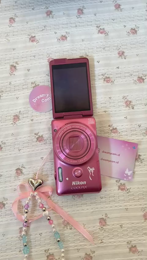 Nikon Coolpix S6900 (flip screen + wifi)