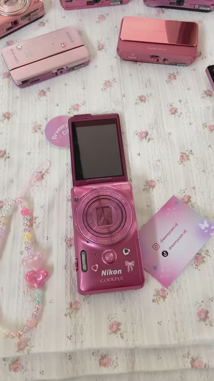 Nikon Coolpix S6900 (flip screen + wifi)